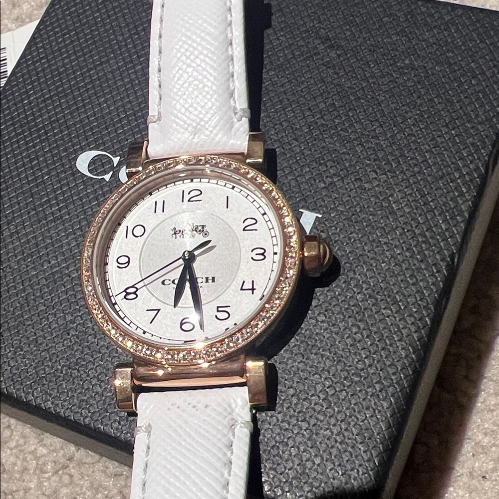 Coach Women's Rose Gold watch 30m water resistant White Genius leather strap - Picture 6 of 8